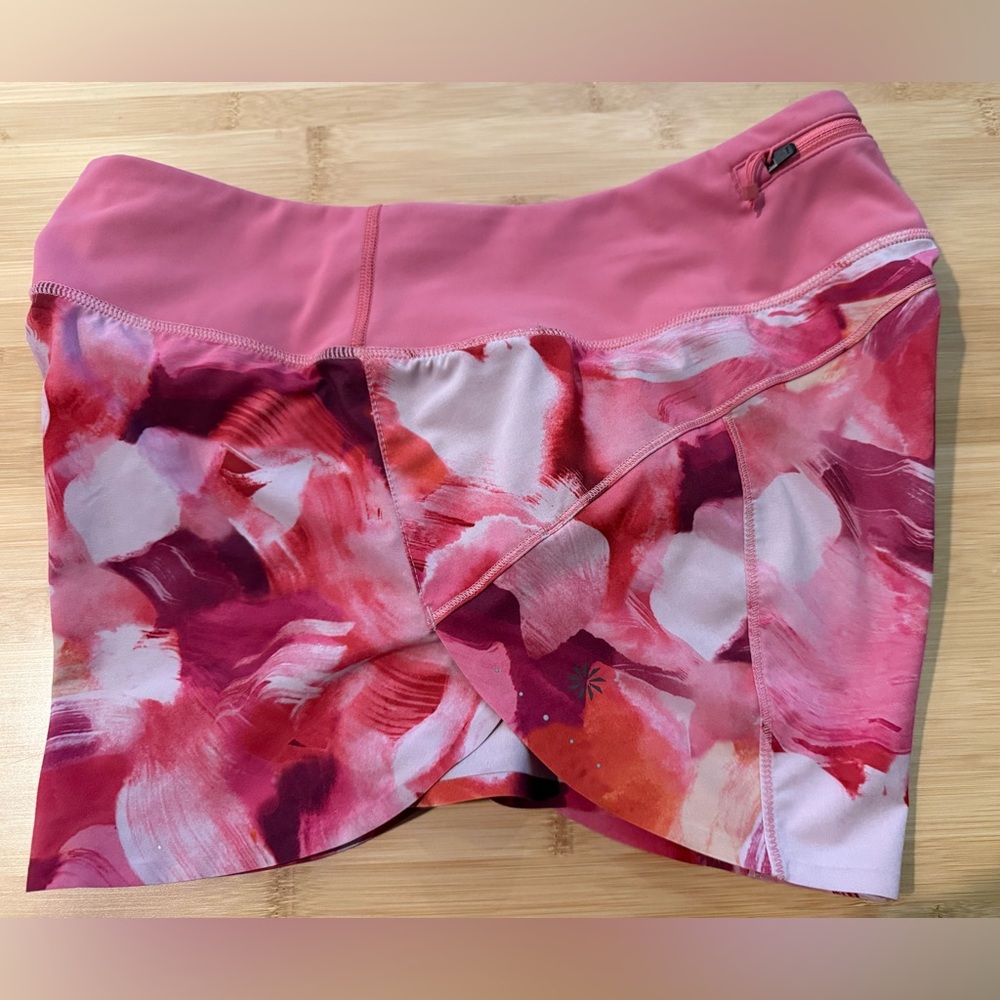 ATHLETA  Run with it shorts